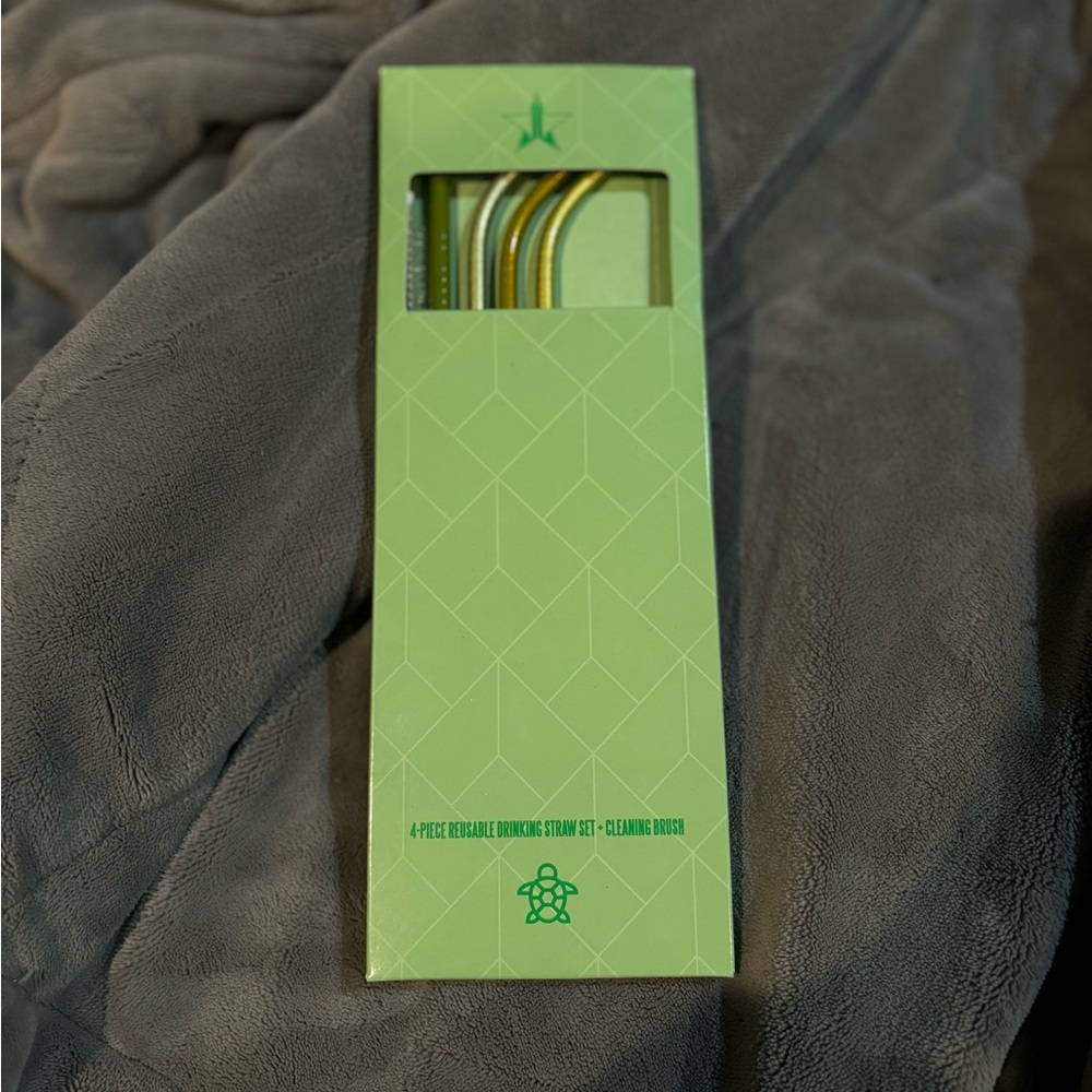 Jeffree Star Metal Straw Set